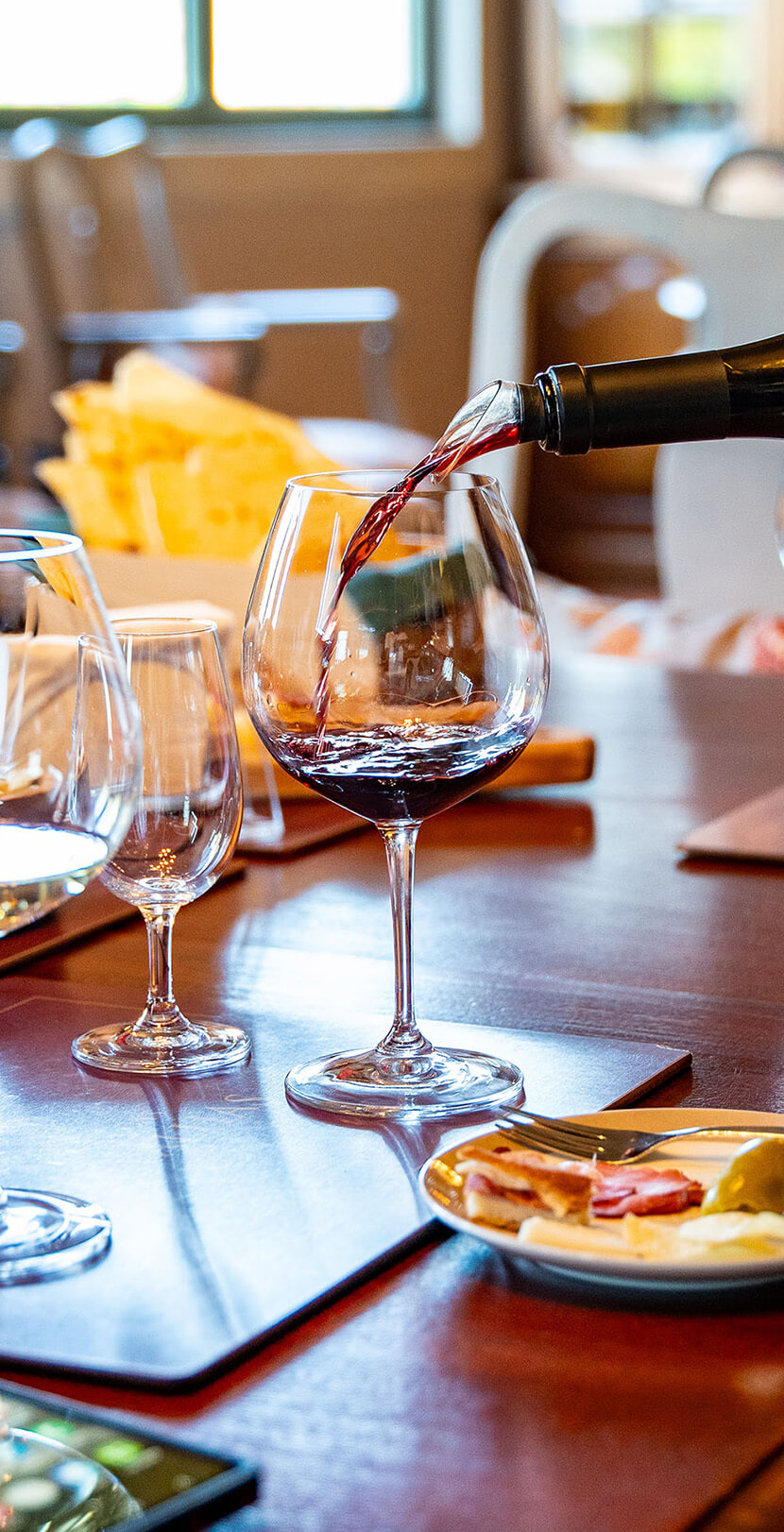 Portfolio, projetos de Fotografia, Design gráfico, Vídeo, Motion e Desenvolvimento de Websites para Real Companhia Velha, Quinta das Carvalhas e Delaforce.